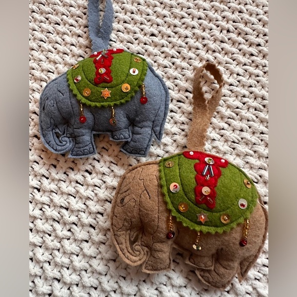 Vintage Folk Art Christmas Ornament Embroidered Felt Elephant Lot 2 Blue Brown - Picture 1 of 5